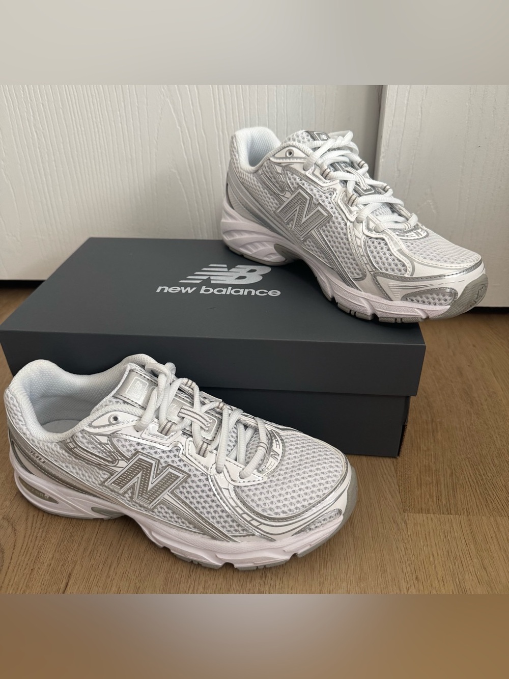 New Balance Women’s White and Silver 740 Athletic Sneakers